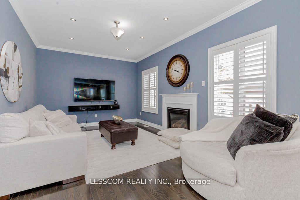 Photo 12 of 97 Royal West Drive, Brampton, Credit Valley — HOMEH