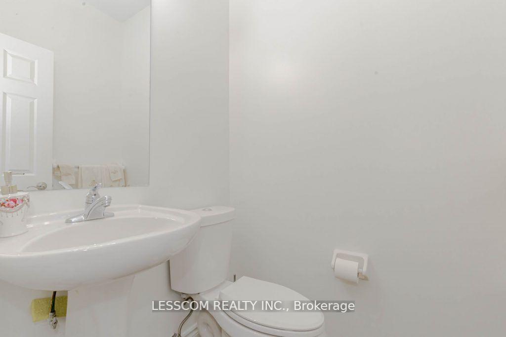 Photo 13 of 97 Royal West Drive, Brampton, Credit Valley — HOMEH