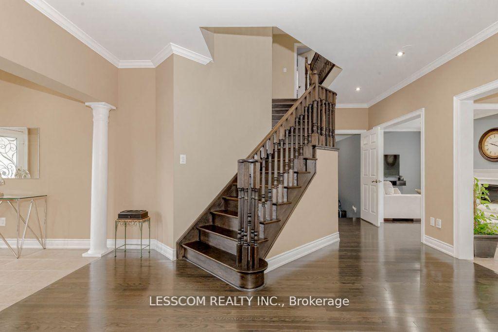 Photo 14 of 97 Royal West Drive, Brampton, Credit Valley — HOMEH
