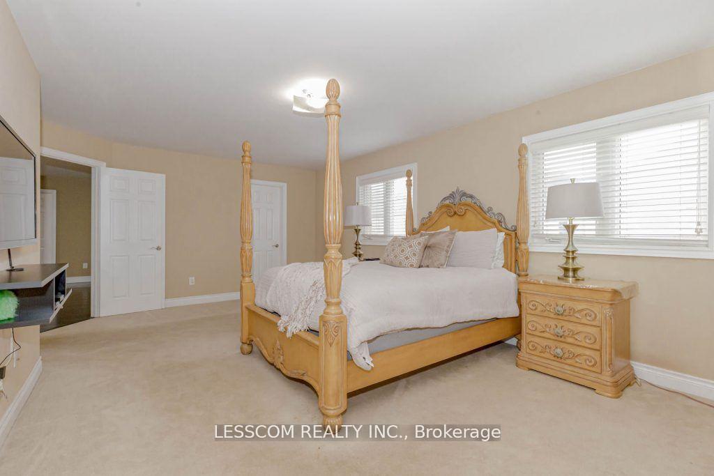 Photo 17 of 97 Royal West Drive, Brampton, Credit Valley — HOMEH