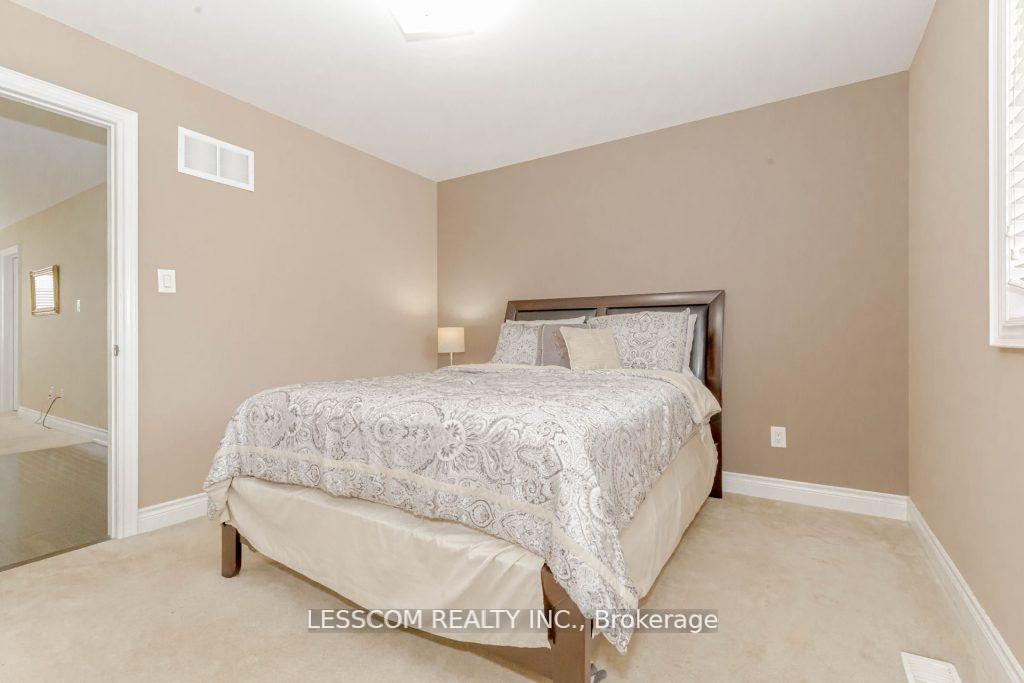 Photo 24 of 97 Royal West Drive, Brampton, Credit Valley — HOMEH