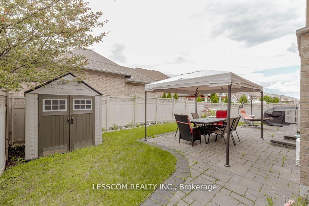 Photo 29 of 97 Royal West Drive, Brampton, Credit Valley — HOMEH