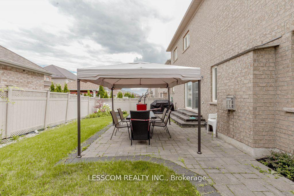 Photo 30 of 97 Royal West Drive, Brampton, Credit Valley — HOMEH