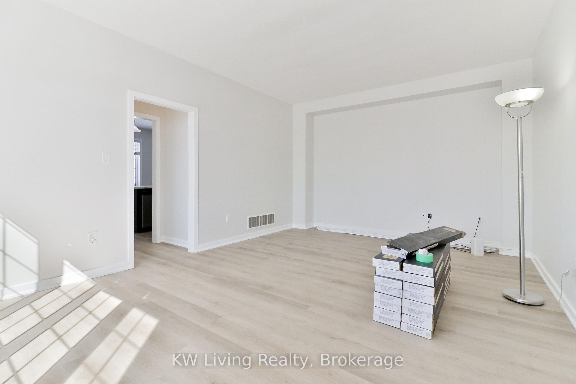 Photo 6 of Unit Main&2F, 2 Banas Way, Brampton, Northwest Brampton — HOMEH