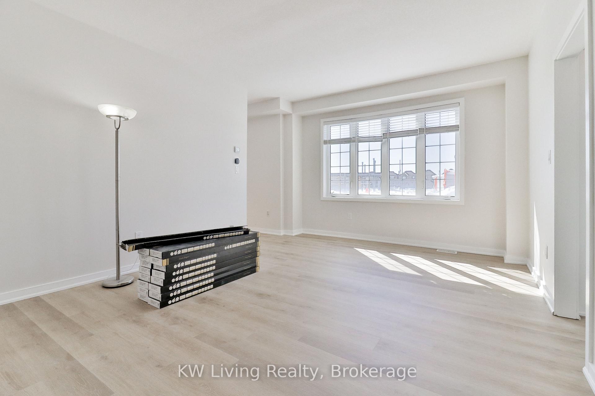 Photo 7 of Unit Main&2F, 2 Banas Way, Brampton, Northwest Brampton — HOMEH