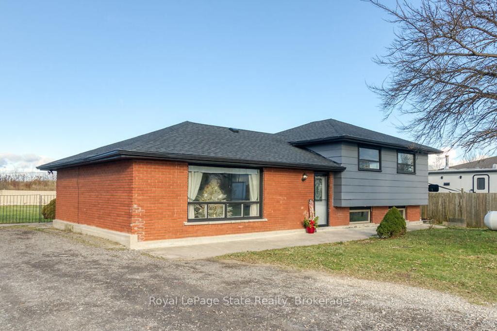 Photo 2 of 749 Mud Street E, Hamilton, Rural Stoney Creek — HOMEH