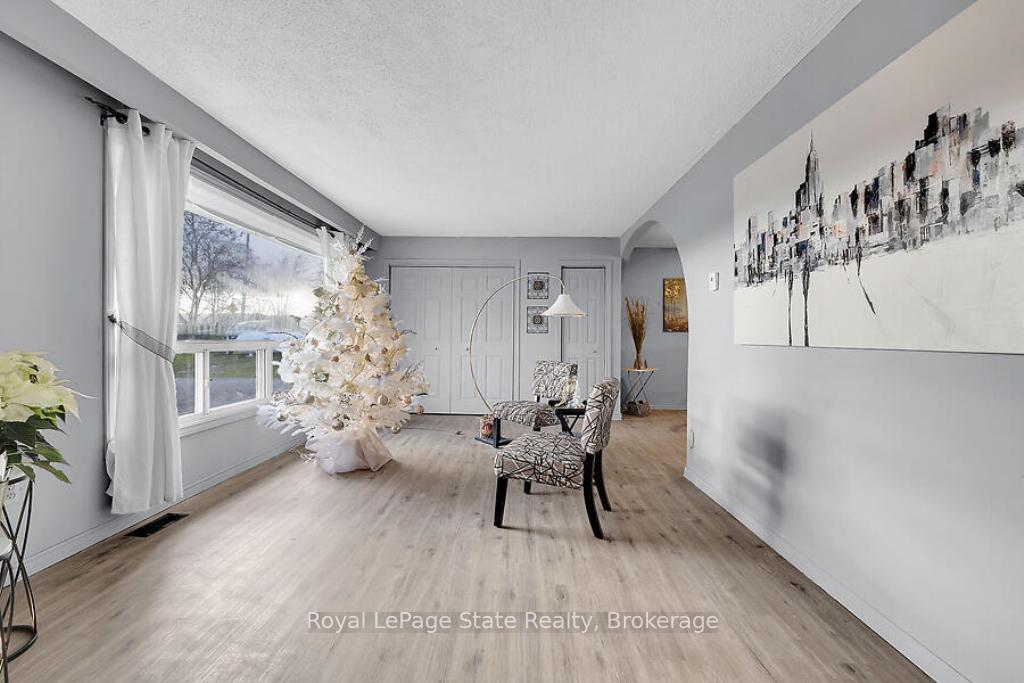Photo 4 of 749 Mud Street E, Hamilton, Rural Stoney Creek — HOMEH