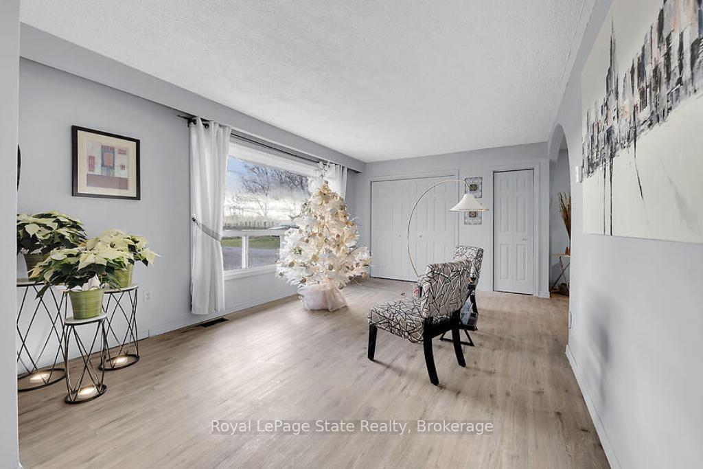 Photo 5 of 749 Mud Street E, Hamilton, Rural Stoney Creek — HOMEH