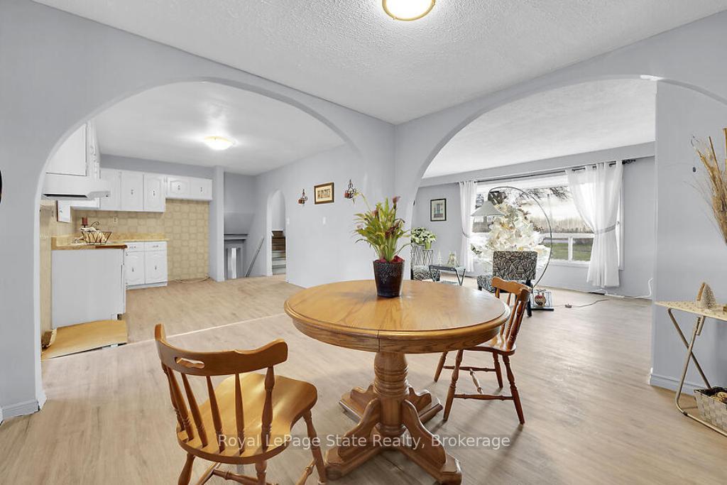 Photo 6 of 749 Mud Street E, Hamilton, Rural Stoney Creek — HOMEH