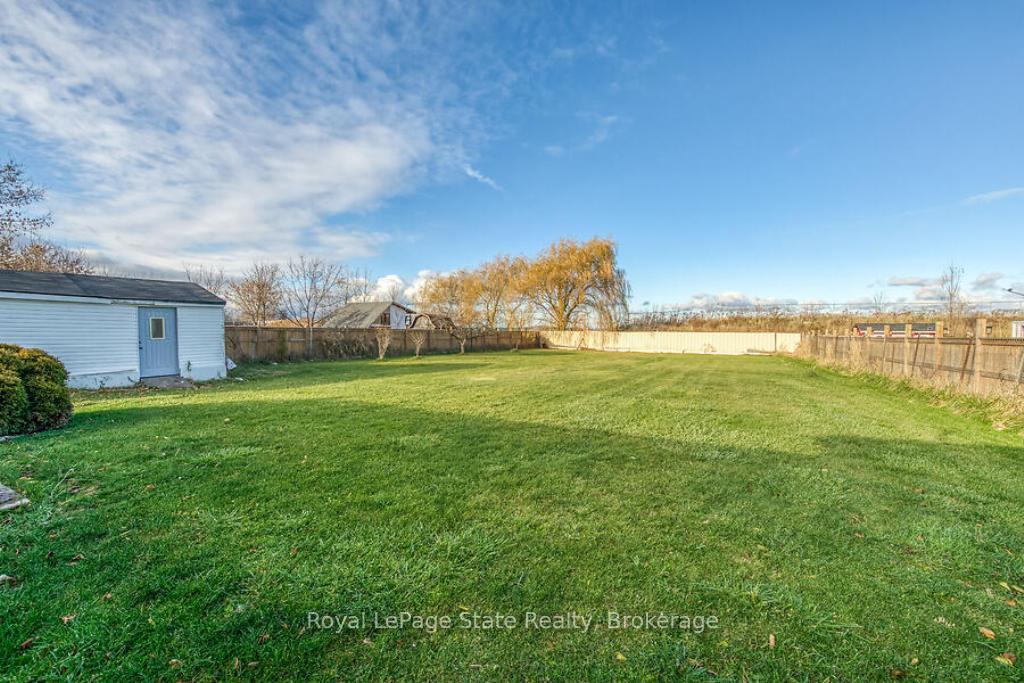 Photo 10 of 749 Mud Street E, Hamilton, Rural Stoney Creek — HOMEH