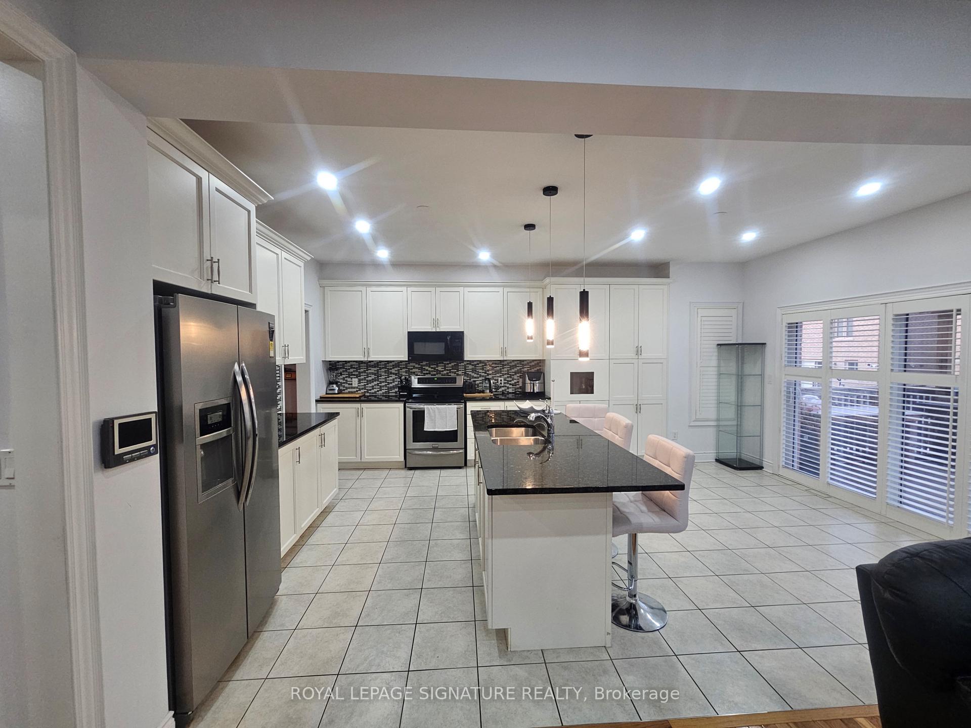 Photo 2 of 17 Lavallee Crescent, Brampton, Credit Valley — HOMEH
