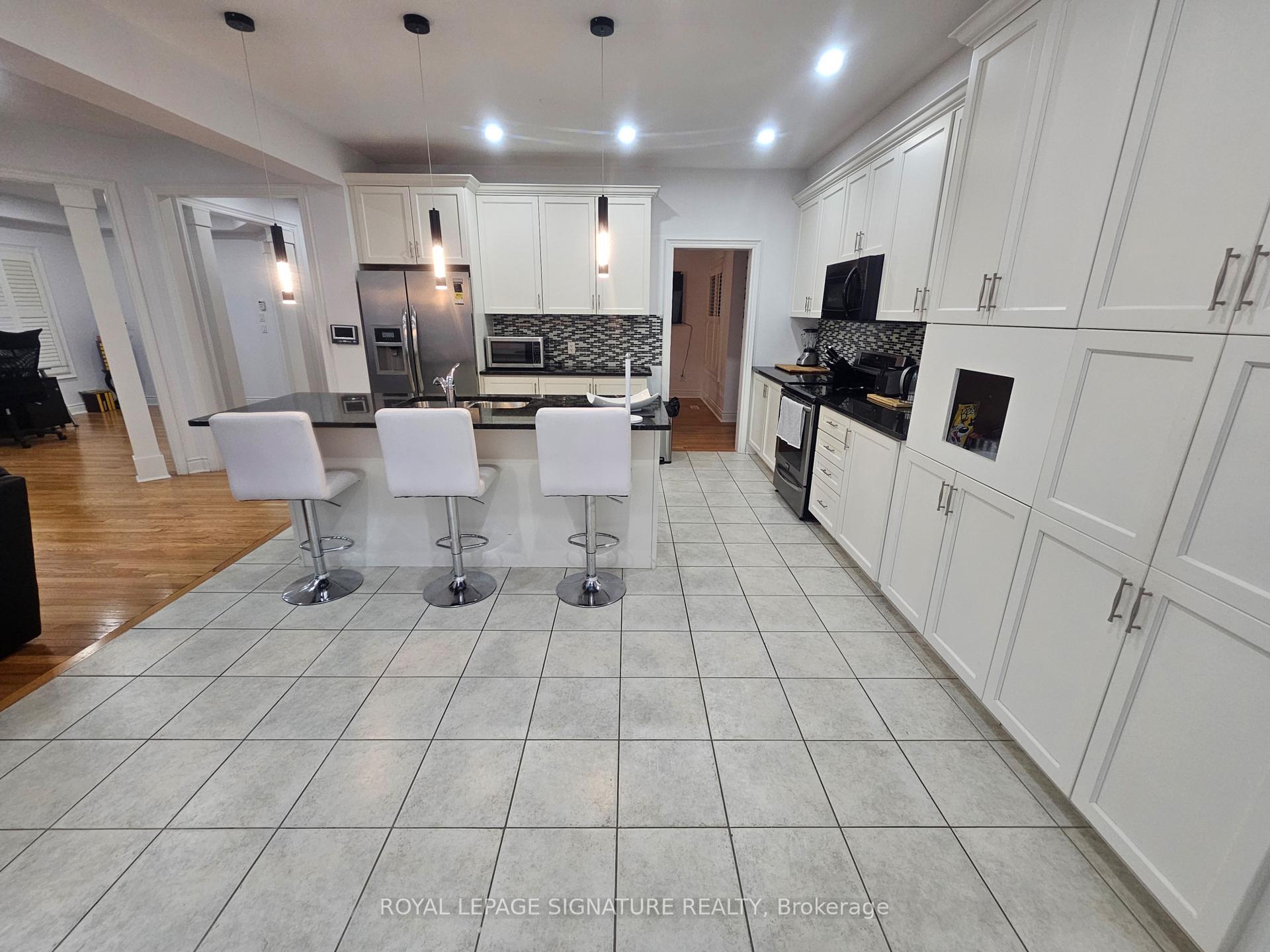 Photo 3 of 17 Lavallee Crescent, Brampton, Credit Valley — HOMEH