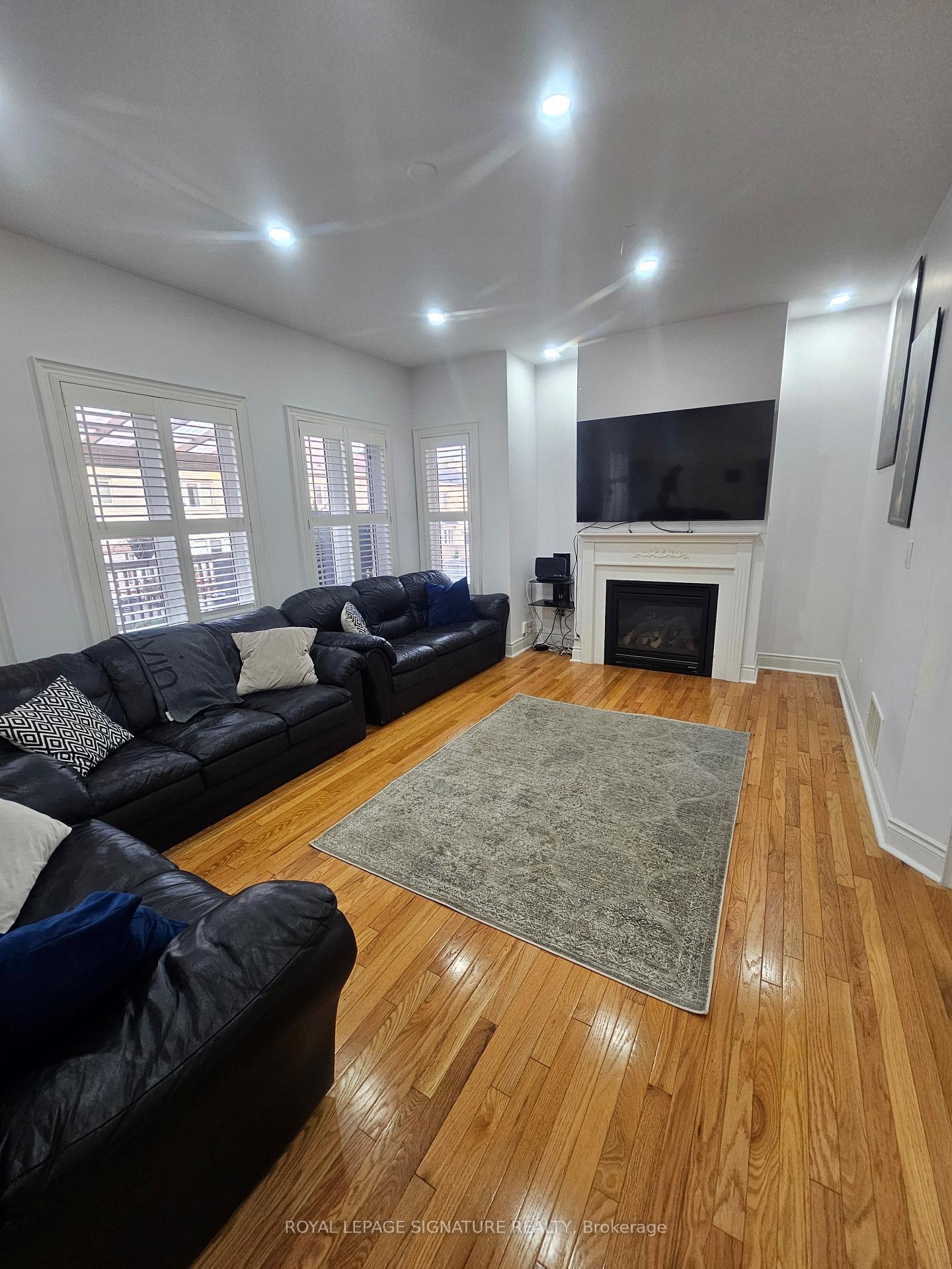 Photo 4 of 17 Lavallee Crescent, Brampton, Credit Valley — HOMEH