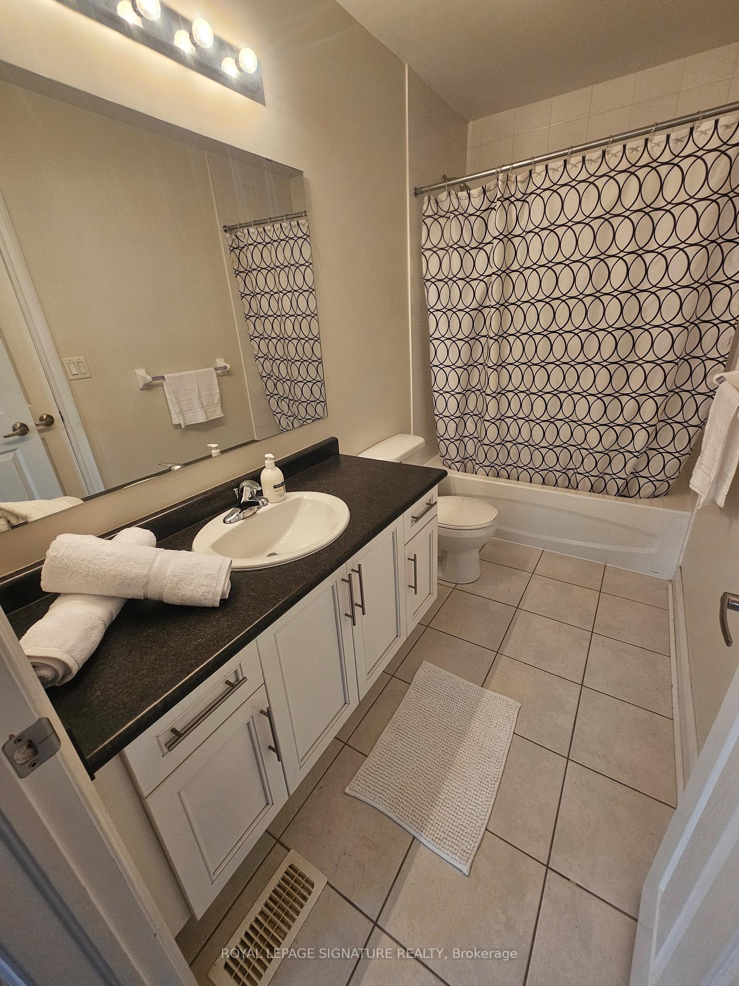 Photo 11 of 17 Lavallee Crescent, Brampton, Credit Valley — HOMEH