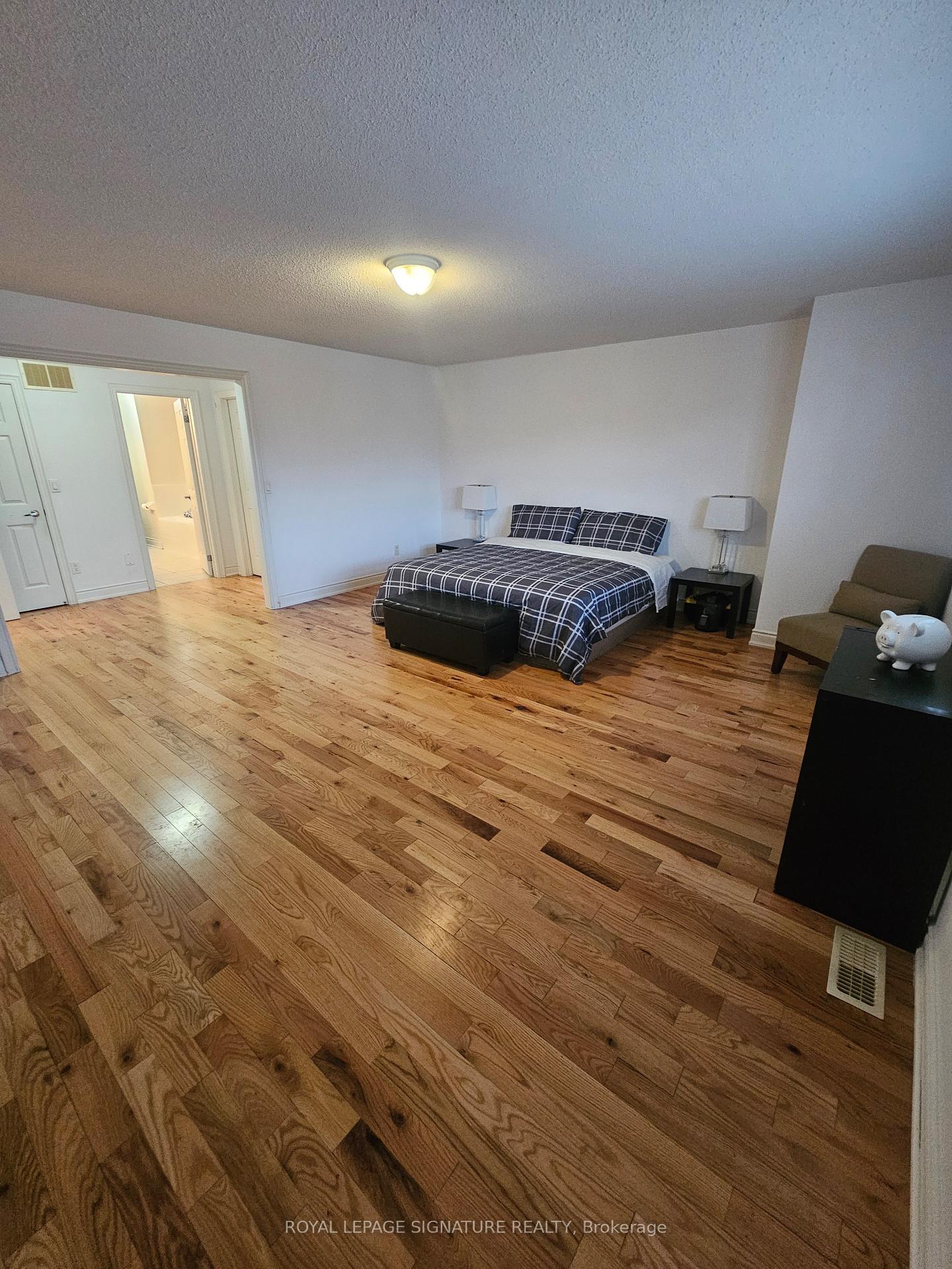 Photo 19 of 17 Lavallee Crescent, Brampton, Credit Valley — HOMEH