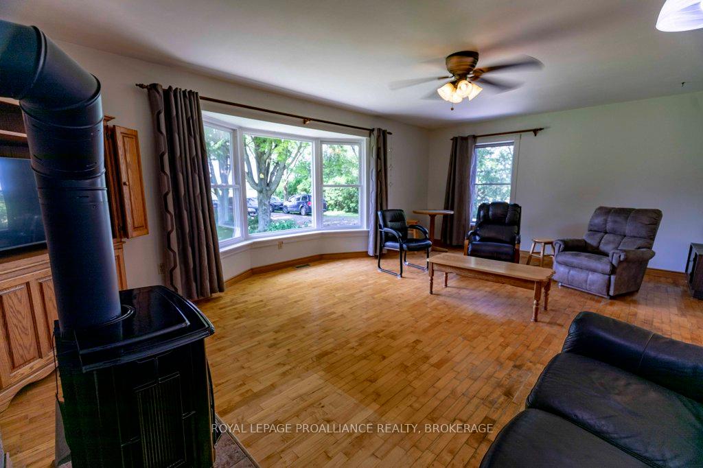 Photo 9 of 1288 5th Line, Frontenac Islands, The Islands — HOMEH