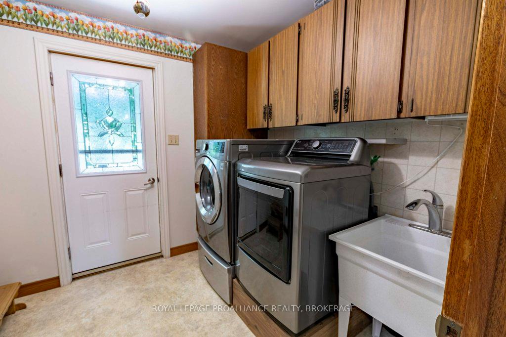 Photo 15 of 1288 5th Line, Frontenac Islands, The Islands — HOMEH