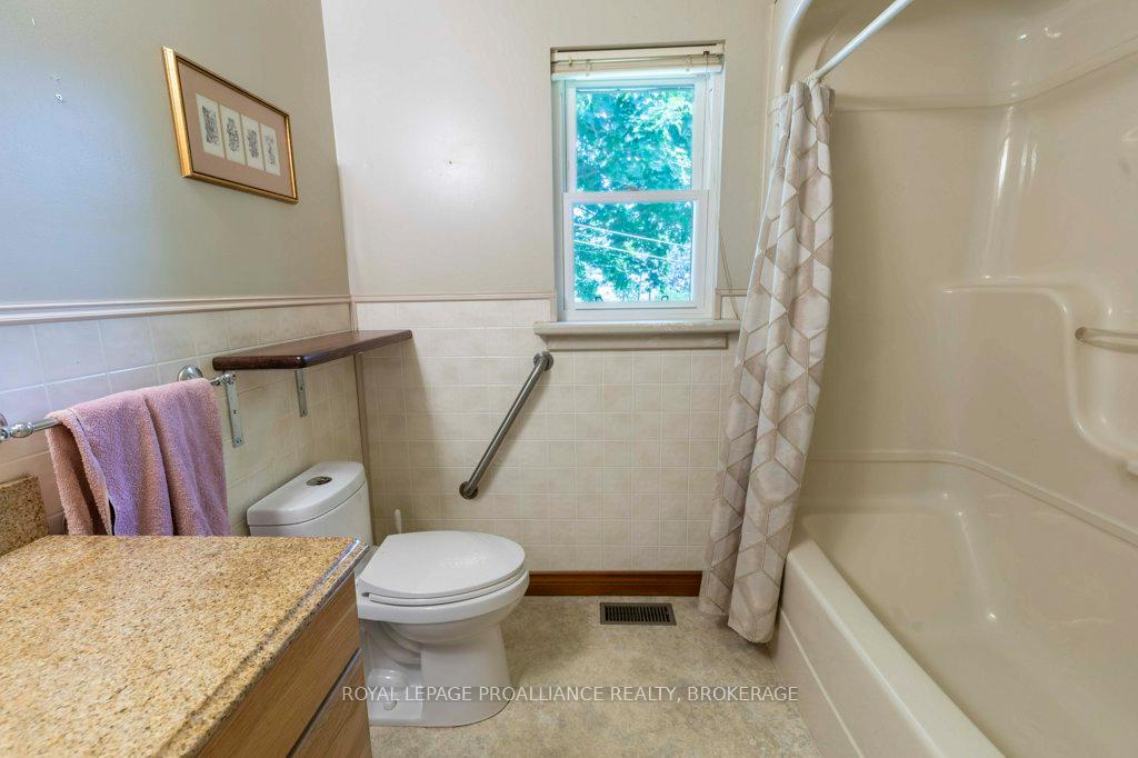 Photo 20 of 1288 5th Line, Frontenac Islands, The Islands — HOMEH