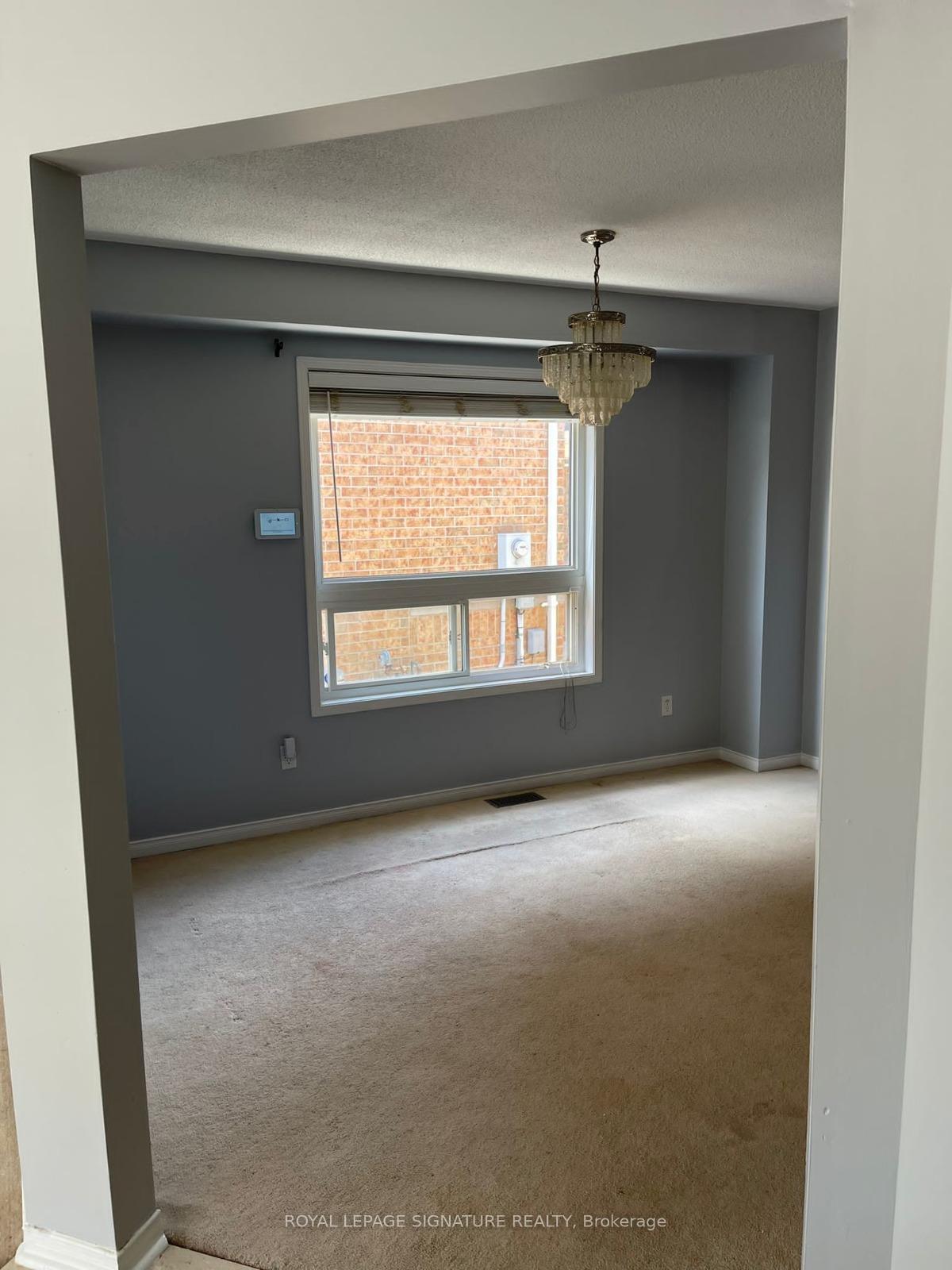 Photo 3 of 155 Sugarhill Drive, Brampton, Fletcher's Meadow — HOMEH