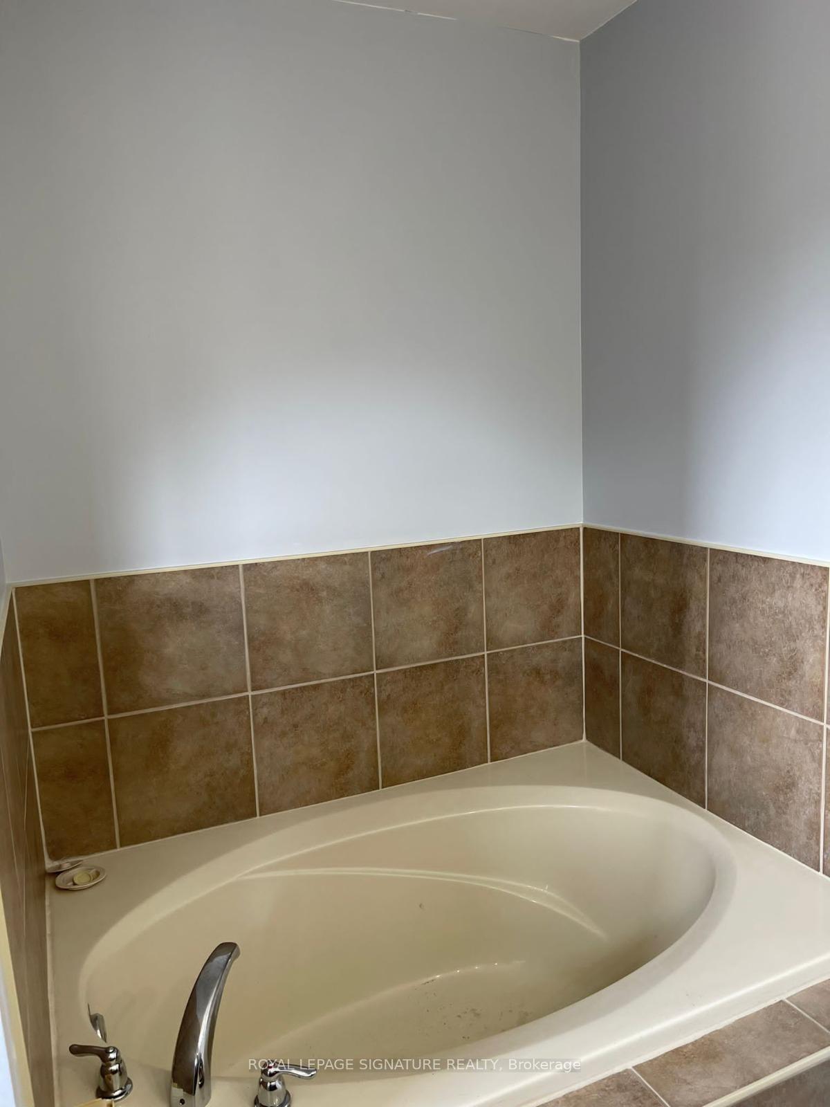 Photo 17 of 155 Sugarhill Drive, Brampton, Fletcher's Meadow — HOMEH