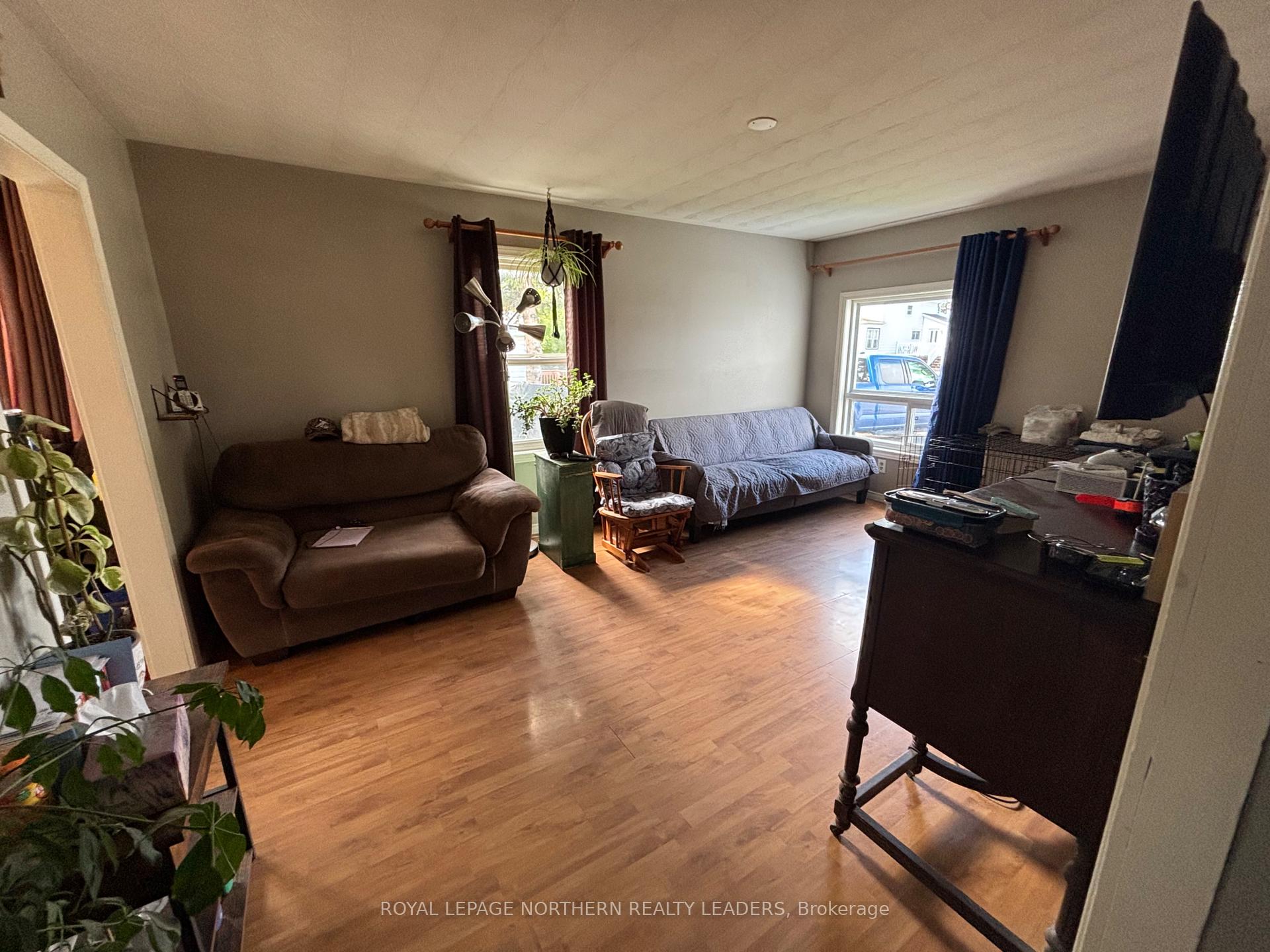 Photo 20 of 124 Fourteenth Avenue, Cochrane — HOMEH
