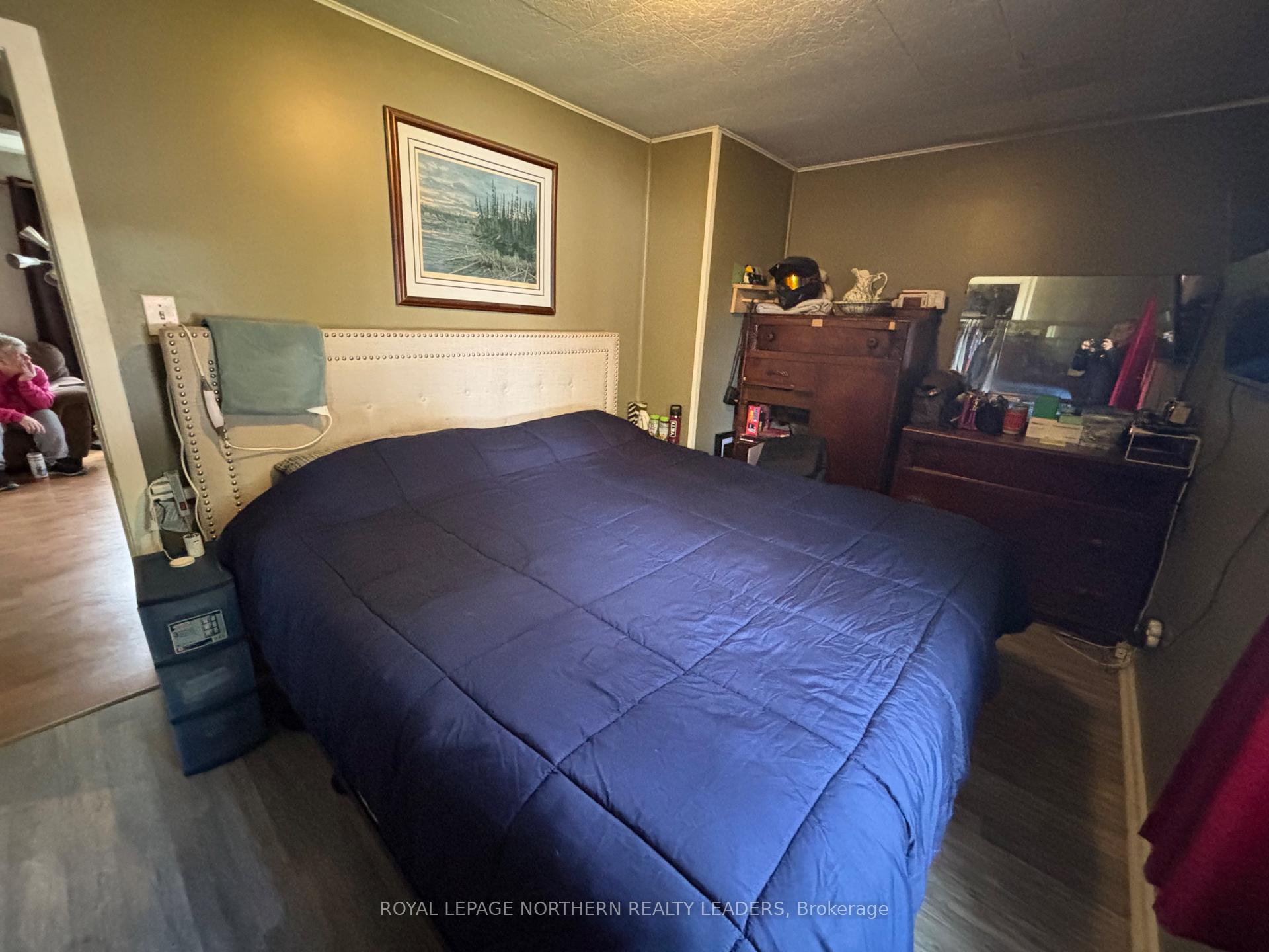 Photo 17 of 124 Fourteenth Avenue, Cochrane — HOMEH