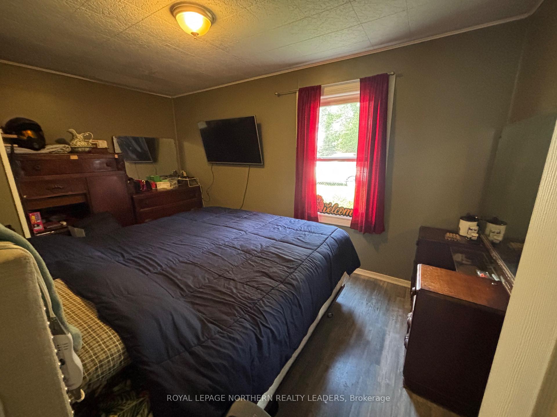 Photo 18 of 124 Fourteenth Avenue, Cochrane — HOMEH