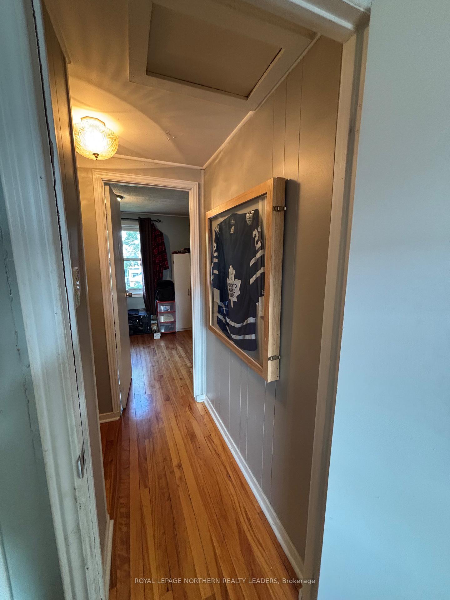 Photo 19 of 124 Fourteenth Avenue, Cochrane — HOMEH