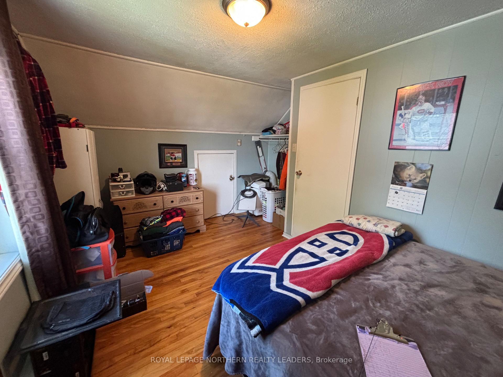 Photo 25 of 124 Fourteenth Avenue, Cochrane — HOMEH
