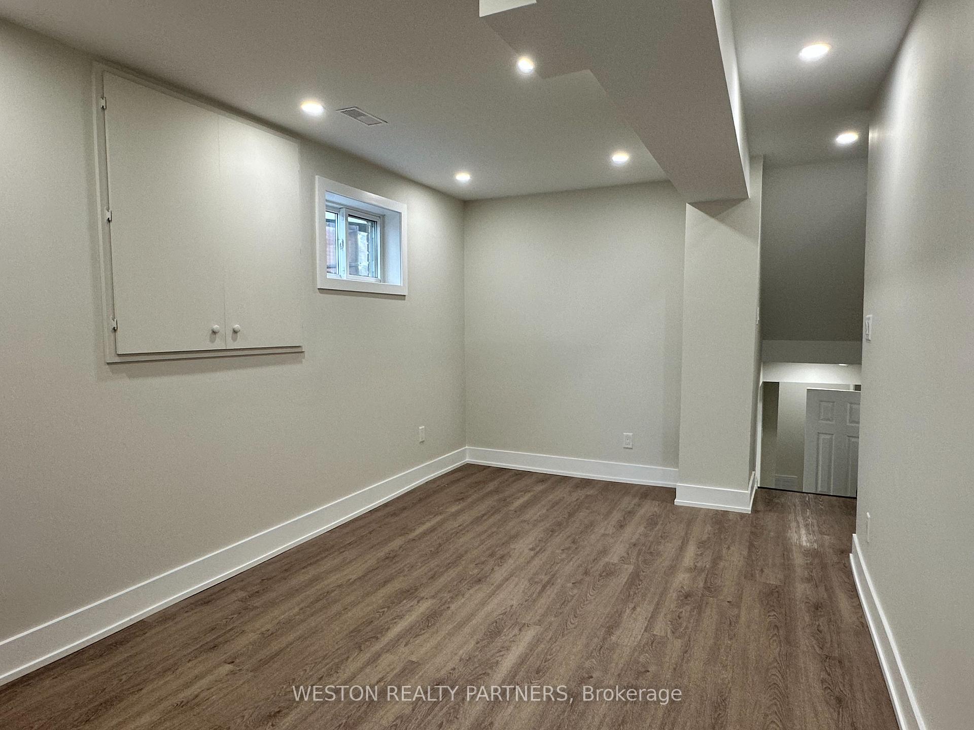 Photo 4 of Unit 2, 52 Horne Drive, Brampton, Brampton North — HOMEH