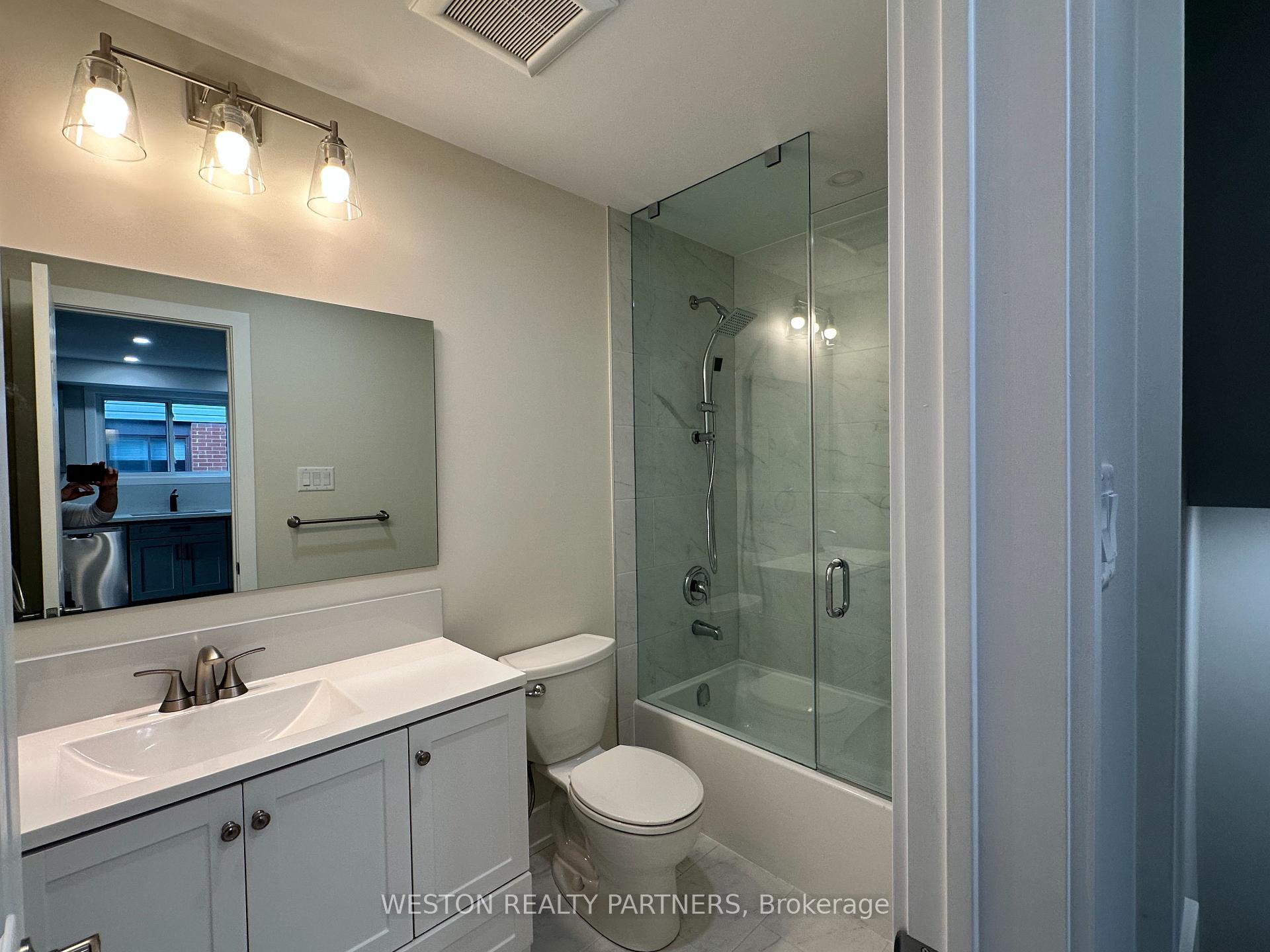 Photo 5 of Unit 2, 52 Horne Drive, Brampton, Brampton North — HOMEH