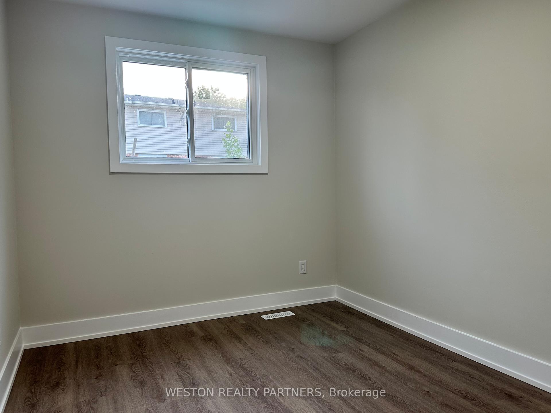 Photo 6 of Unit 2, 52 Horne Drive, Brampton, Brampton North — HOMEH