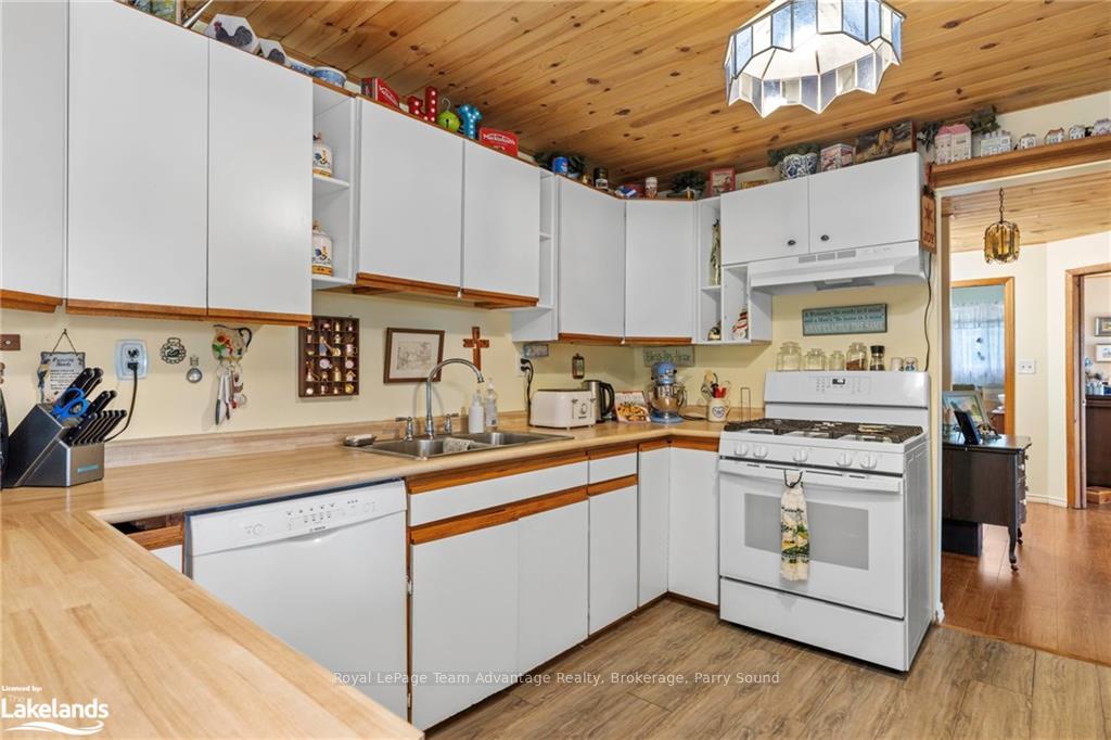 Photo 7 of 2 Earl'S Court, Vaughan, Uplands — HOMEH