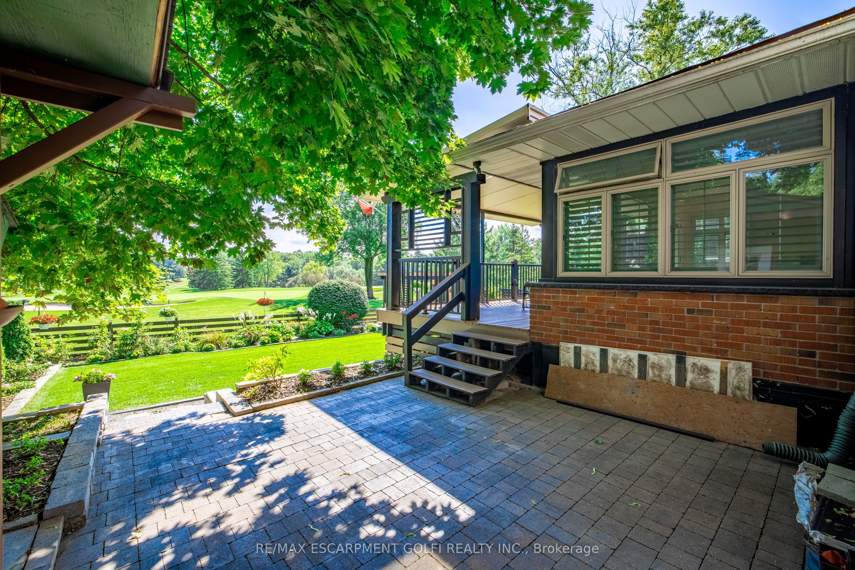 Photo 31 of 111 Riverdale Drive, St. Catharines, Old Glenridge — HOMEH