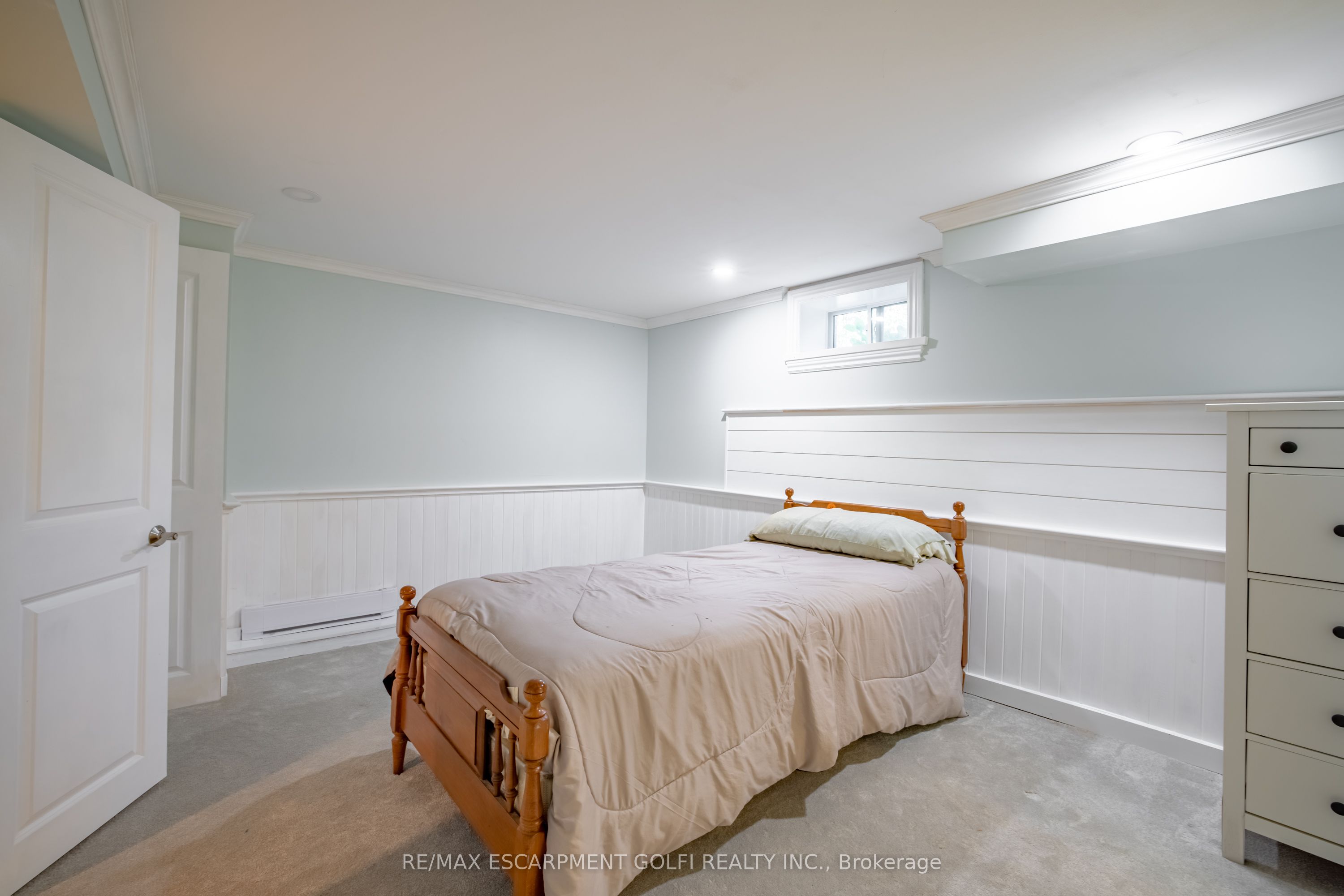 Photo 28 of 111 Riverdale Drive, St. Catharines, Old Glenridge — HOMEH