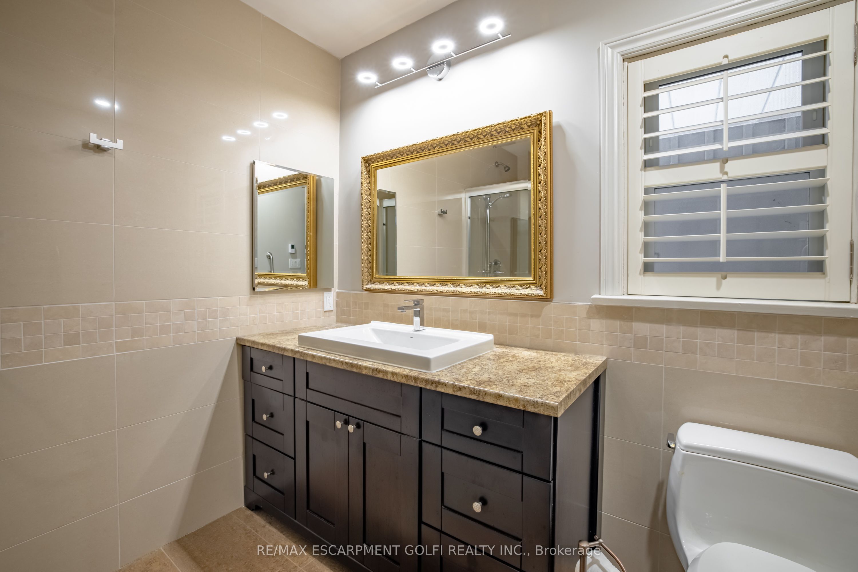 Photo 19 of 111 Riverdale Drive, St. Catharines, Old Glenridge — HOMEH