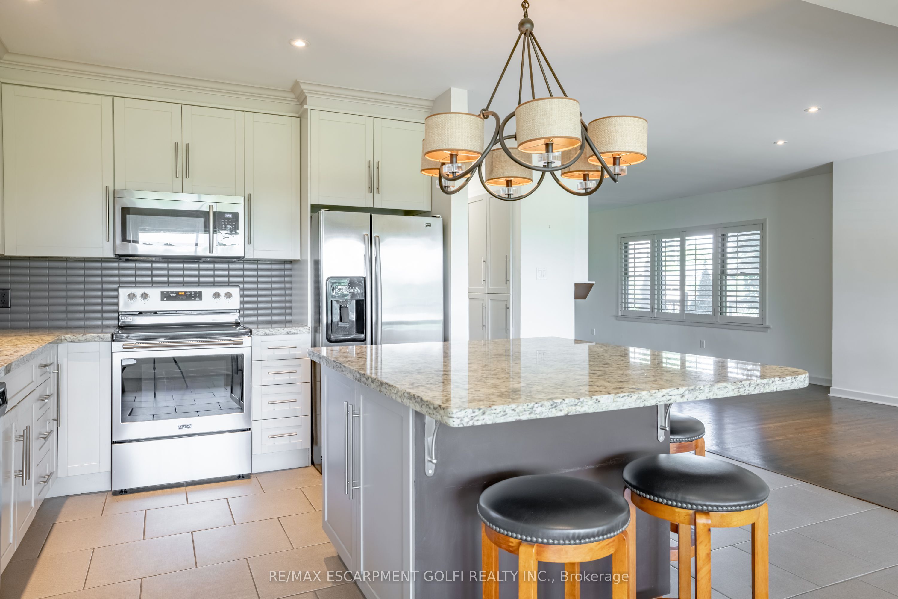 Photo 12 of 111 Riverdale Drive, St. Catharines, Old Glenridge — HOMEH