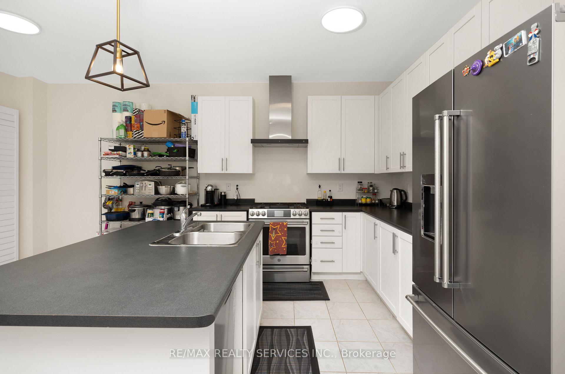 Photo 10 of 21 Taurus Road, Brampton, Northwest Brampton — HOMEH