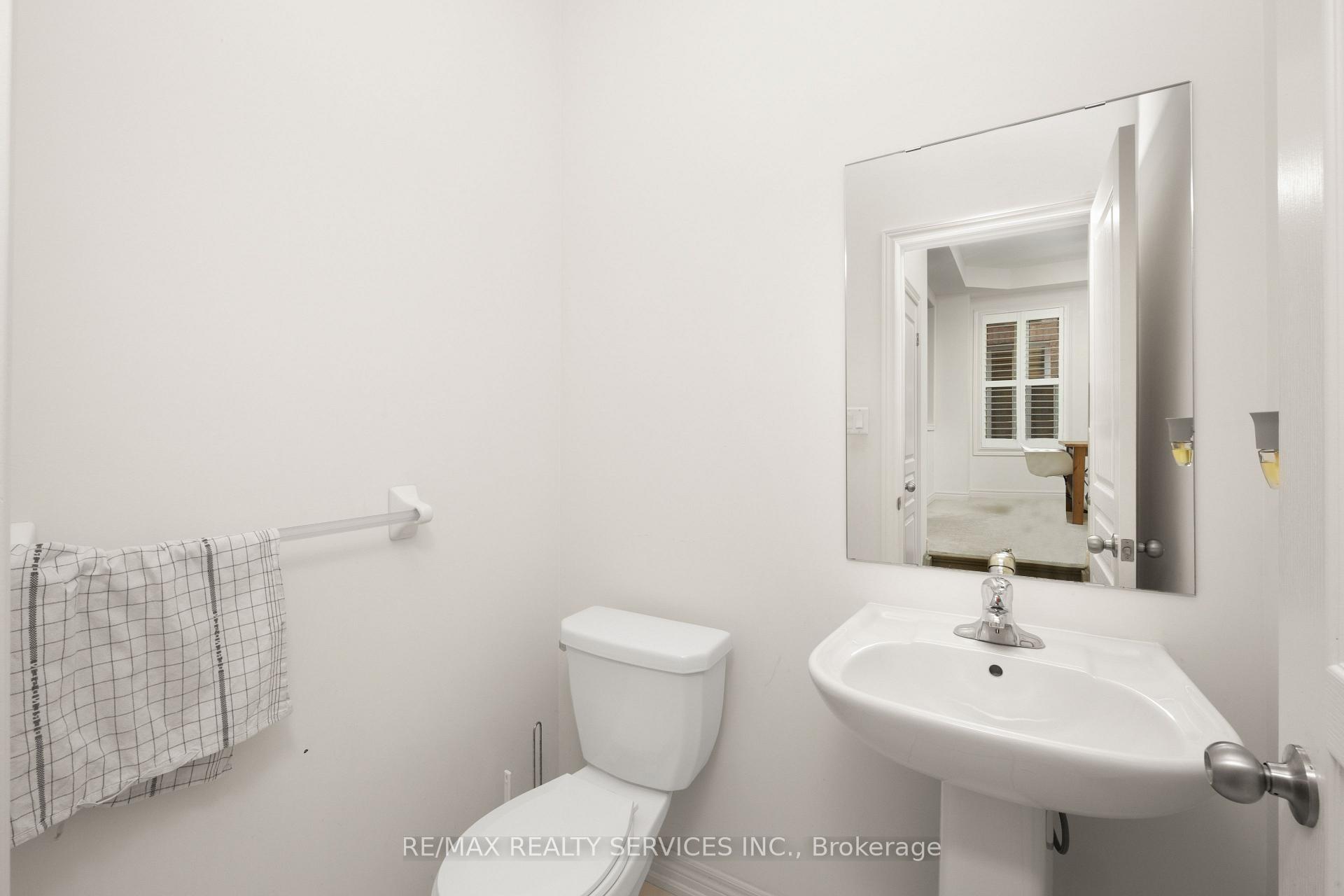 Photo 12 of 21 Taurus Road, Brampton, Northwest Brampton — HOMEH