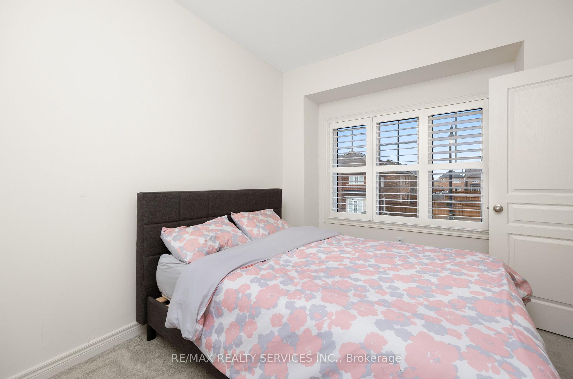 Photo 15 of 21 Taurus Road, Brampton, Northwest Brampton — HOMEH