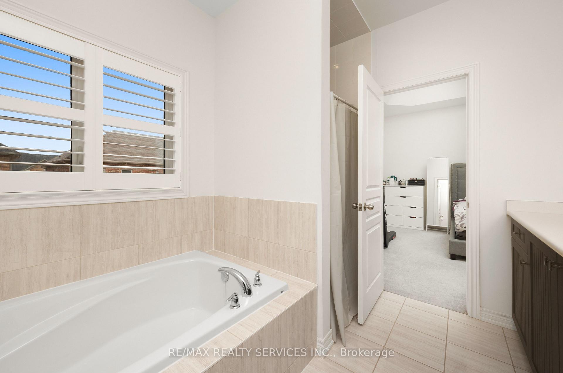 Photo 22 of 21 Taurus Road, Brampton, Northwest Brampton — HOMEH