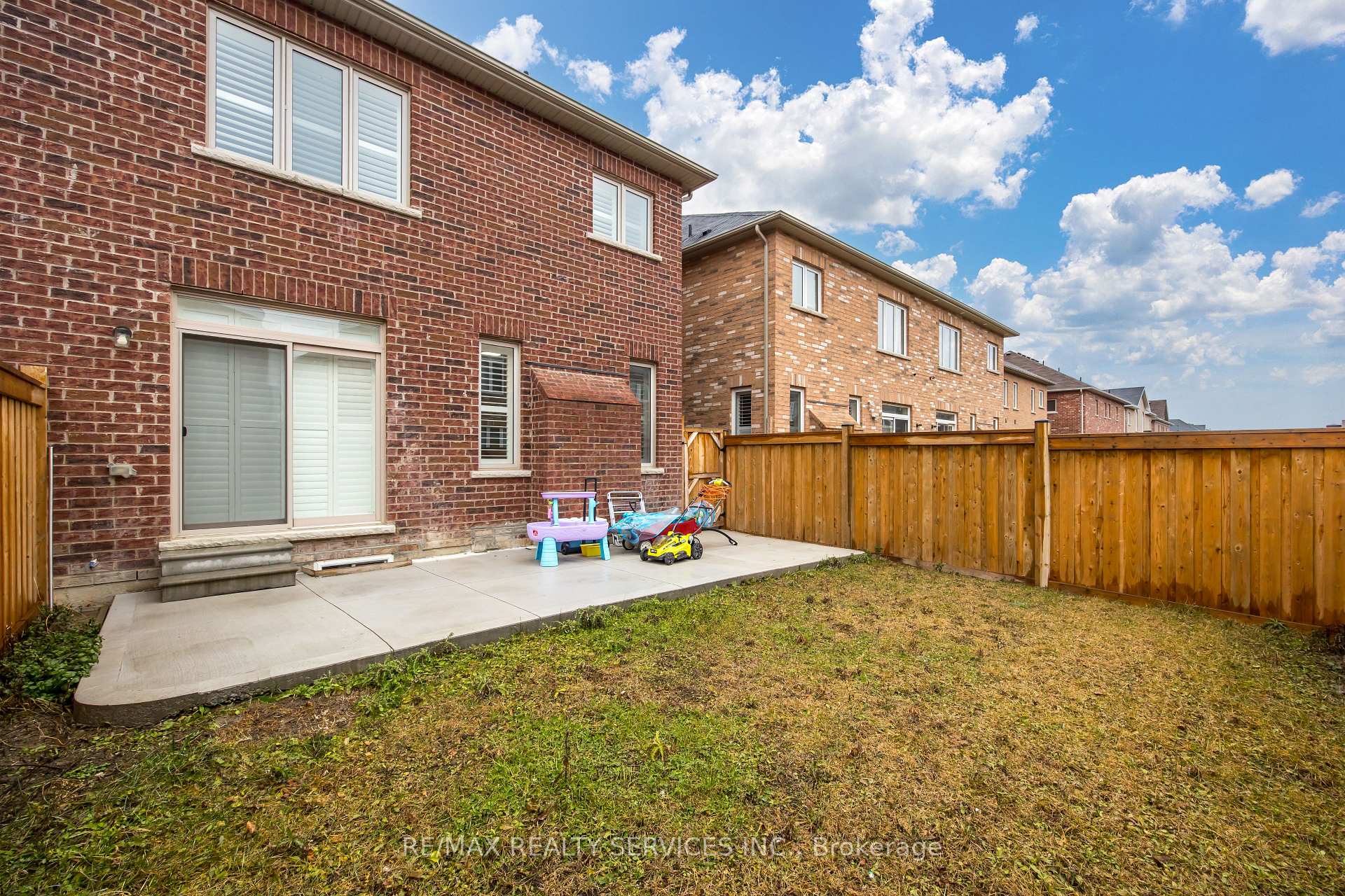 Photo 25 of 21 Taurus Road, Brampton, Northwest Brampton — HOMEH