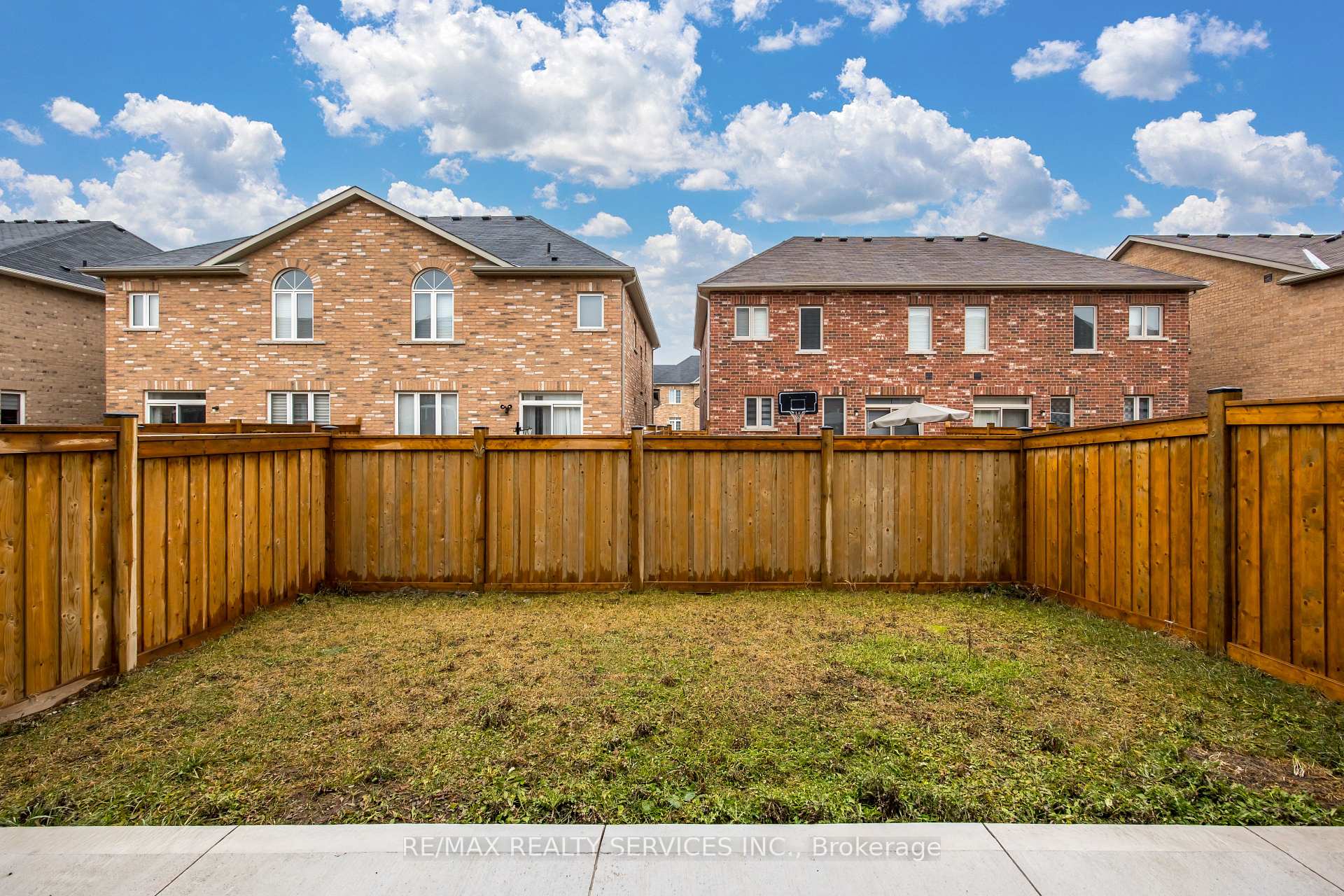 Photo 26 of 21 Taurus Road, Brampton, Northwest Brampton — HOMEH