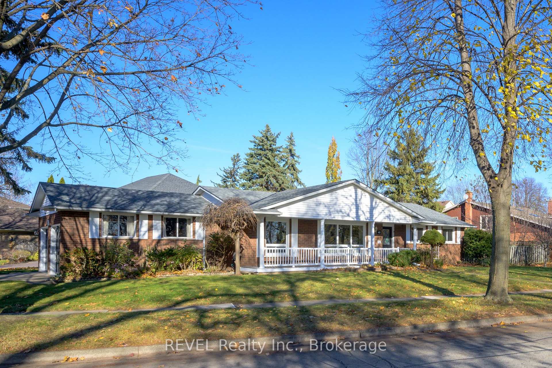 Photo 4 of 48 Port Master Drive, St. Catharines, Martindale Pond — HOMEH