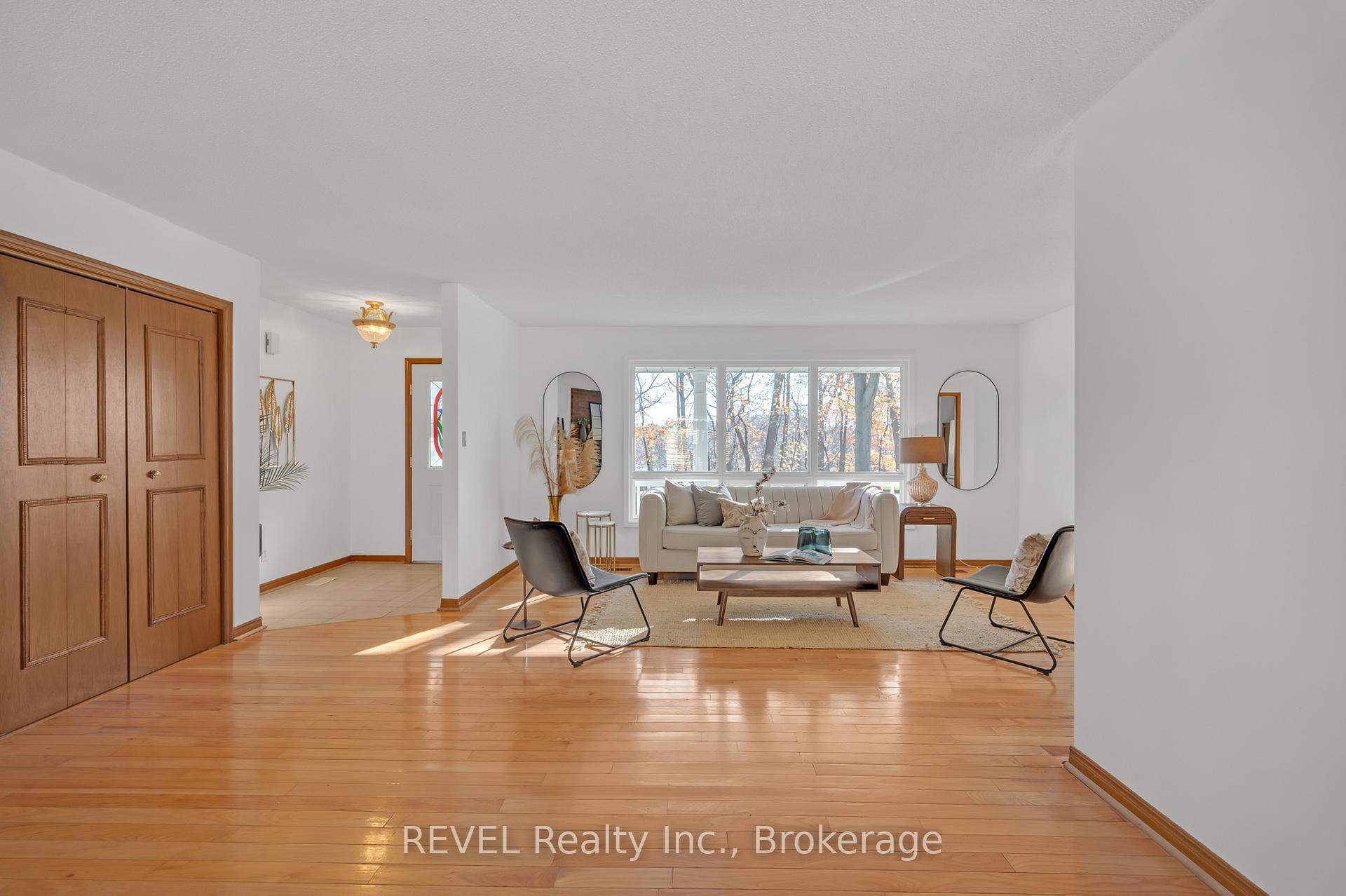 Photo 10 of 48 Port Master Drive, St. Catharines, Martindale Pond — HOMEH