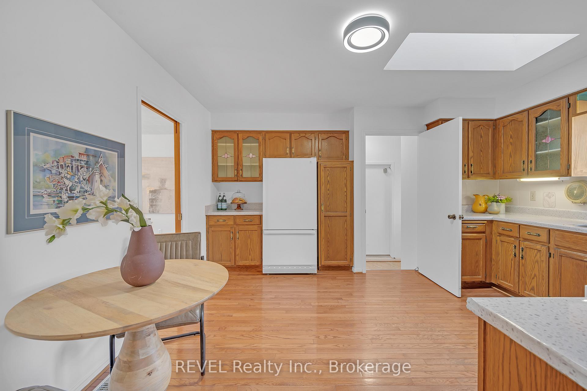 Photo 16 of 48 Port Master Drive, St. Catharines, Martindale Pond — HOMEH