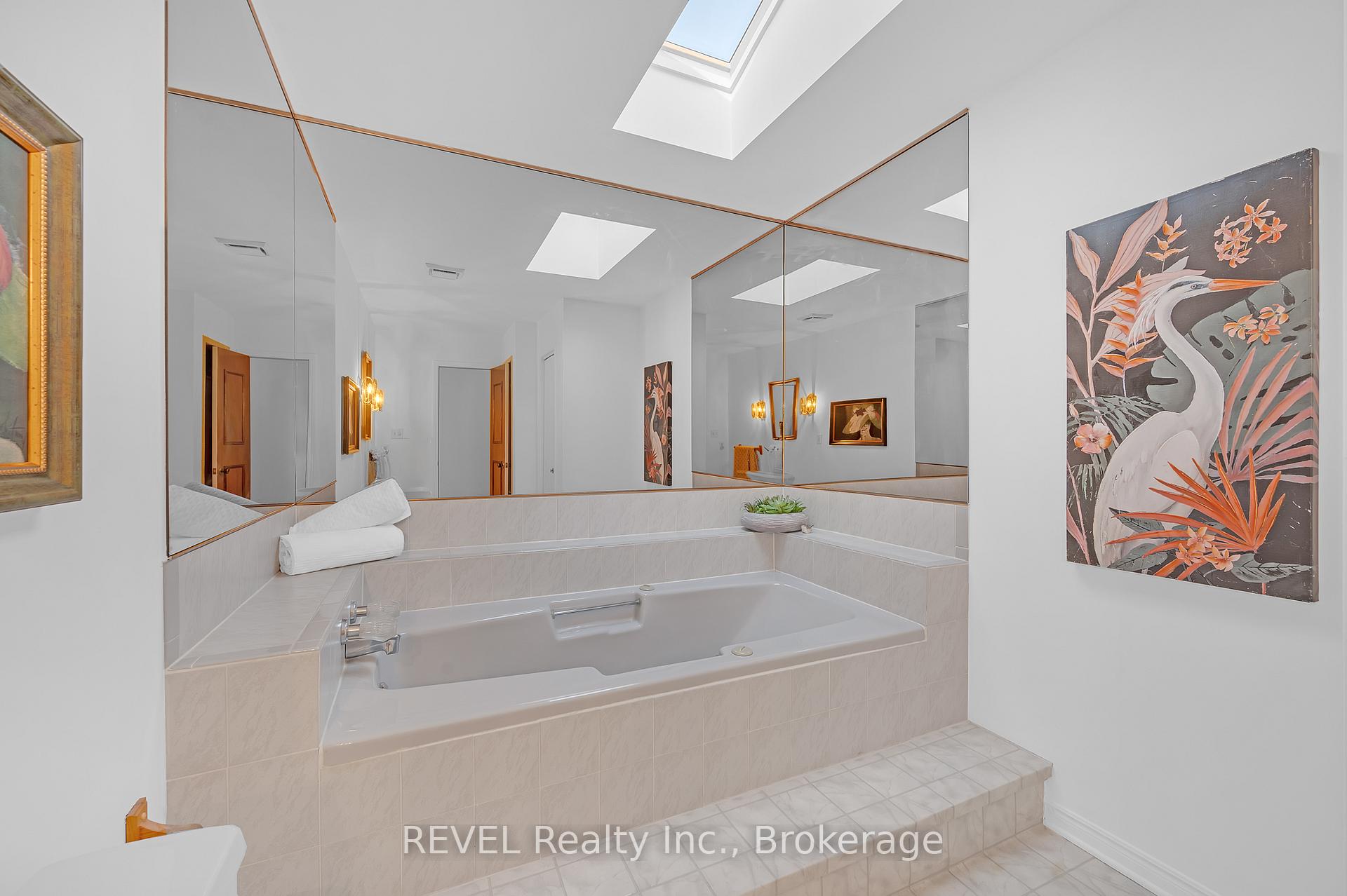 Photo 20 of 48 Port Master Drive, St. Catharines, Martindale Pond — HOMEH