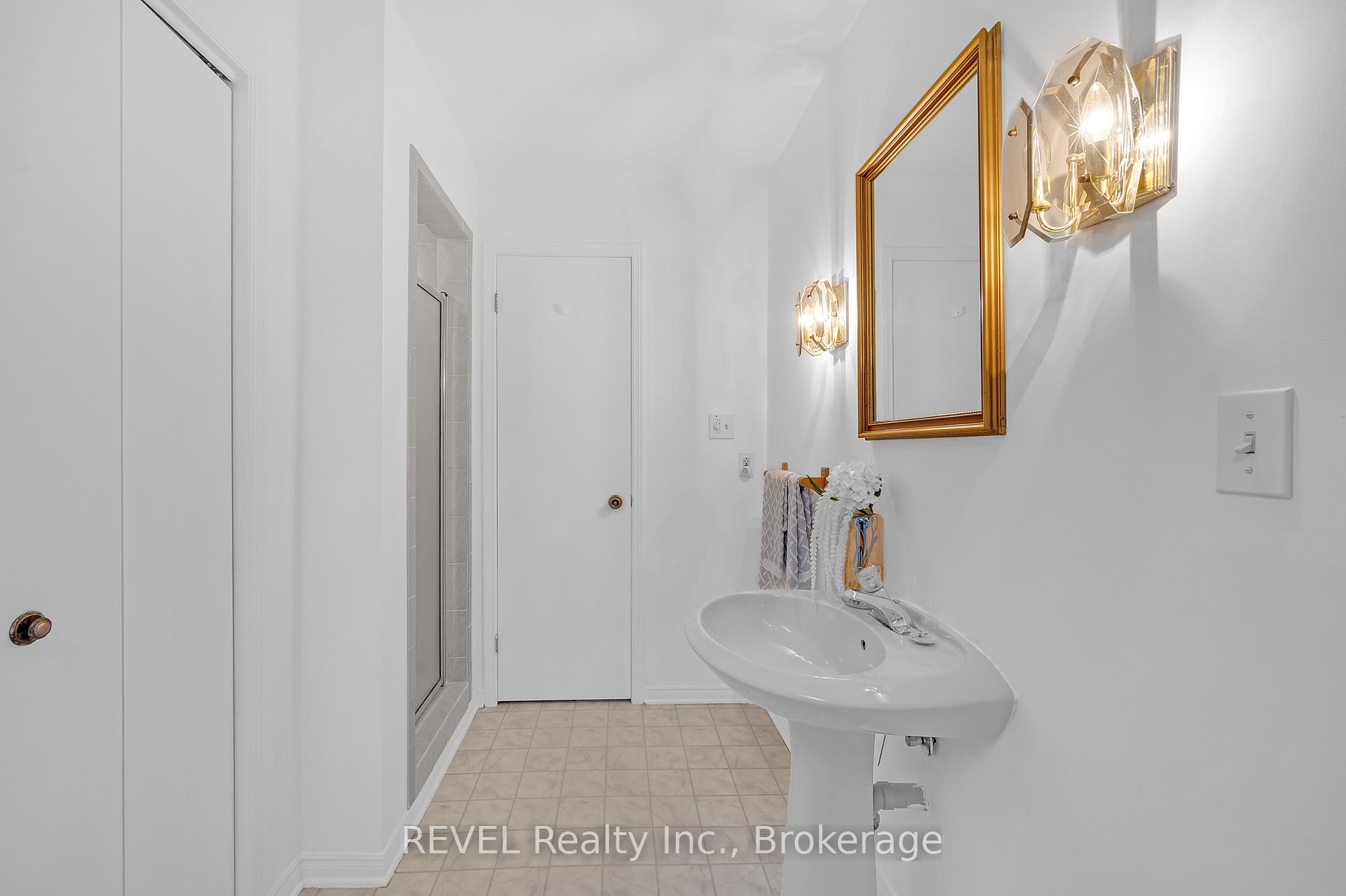 Photo 21 of 48 Port Master Drive, St. Catharines, Martindale Pond — HOMEH