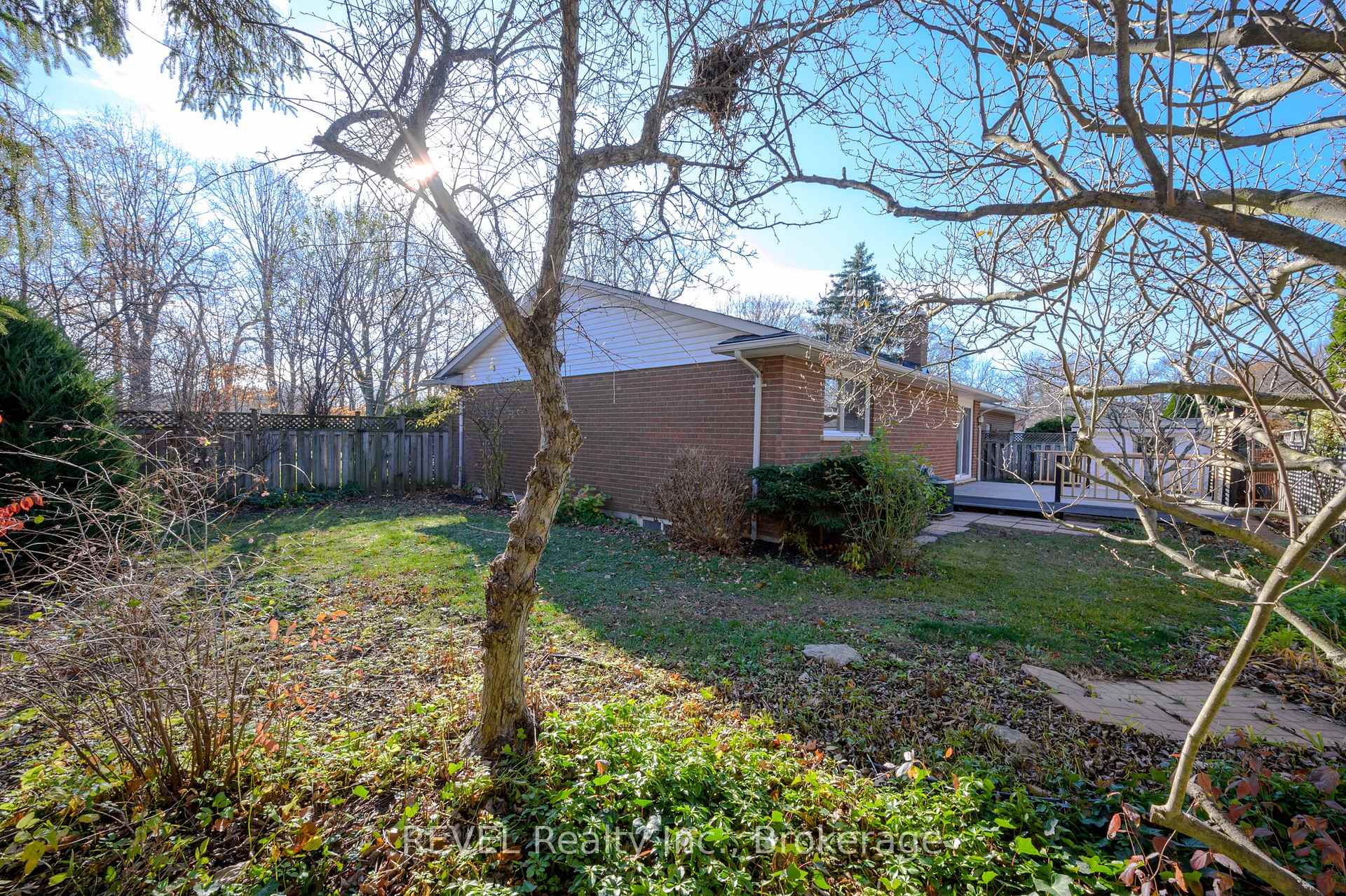Photo 33 of 48 Port Master Drive, St. Catharines, Martindale Pond — HOMEH