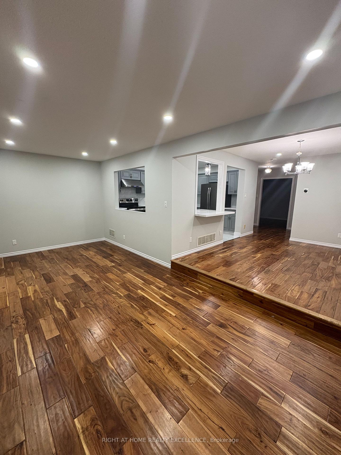 Photo 7 of Unit Upper, 6 Abelard Avenue, Brampton, Fletcher's West — HOMEH